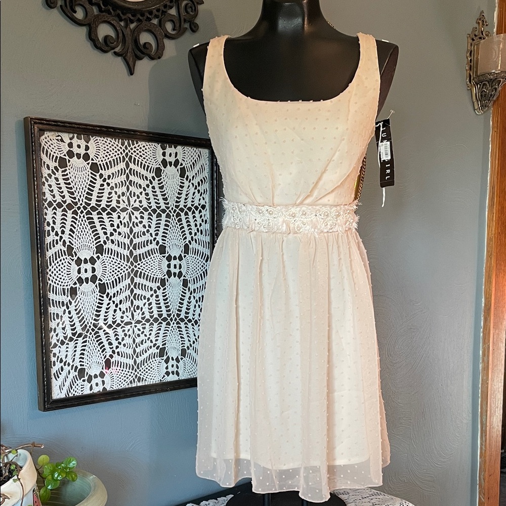 Chic Cream Sleeveless Mini Dress